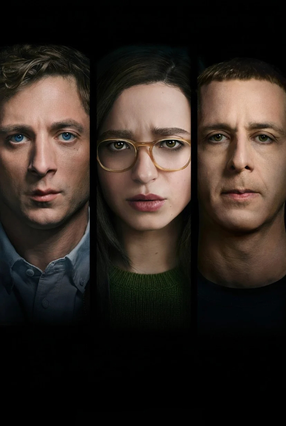 i volti dei tre protagonisti in primo piano uno accanto all'altro